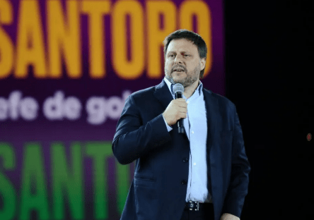 Santoro: “Tengo una buena relación con Adorni y considero que hace bien su&nbsp;trabajo»