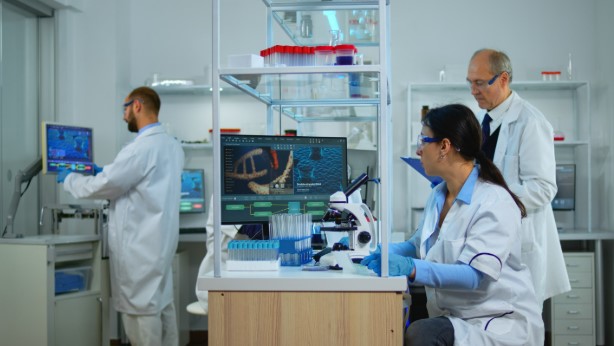 La Ciudad y CAEMe acuerdan impulsar la investigación clínica&nbsp;pública