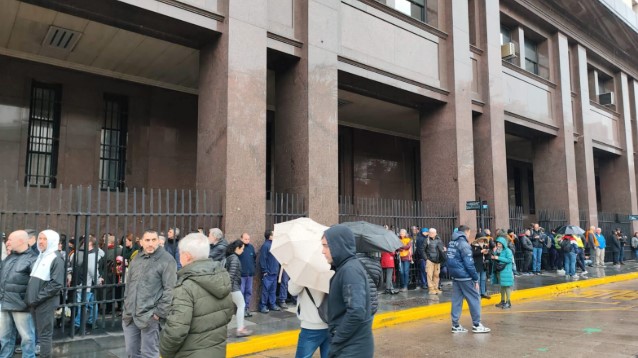 Evacuaron el Ministerio de Economía por amenaza de bomba