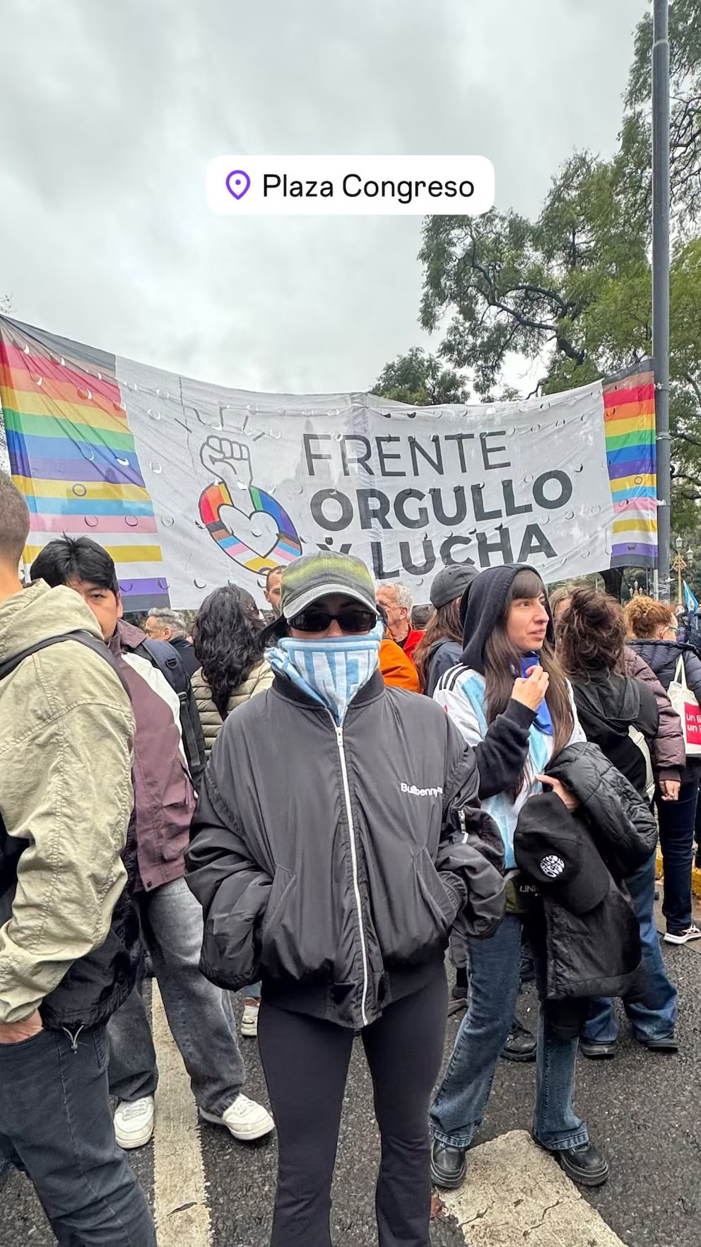 Lali Espósito dijo presente en la marcha del Congreso junto a&nbsp;Dillom