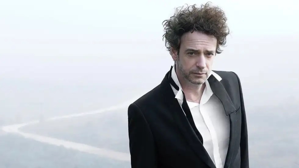 Gustavo Cerati cumpliría 67 años y su música vuelve a ocupar el centro de la&nbsp;escena